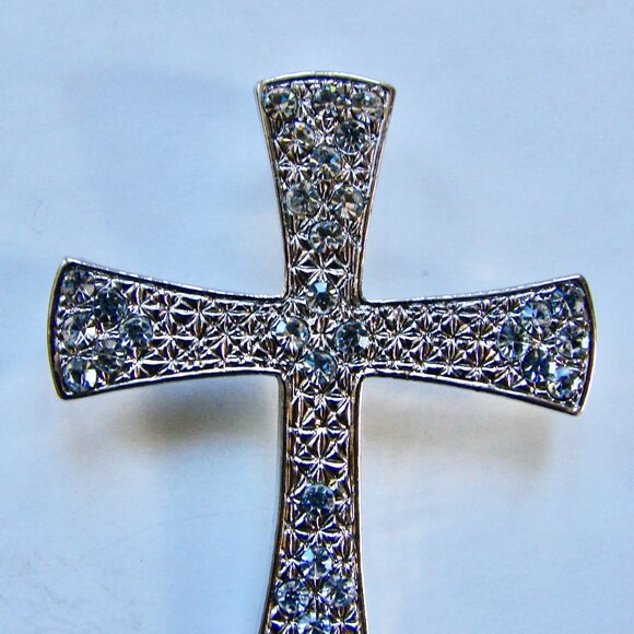 Silver Tone Metal Crystals Cross Pendant for Necklace Sparkle Goth Religious - Picture 2 of 5